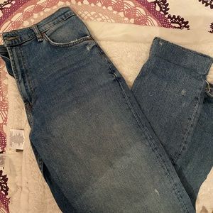 Zara boyfriend jean! Slightly ripped
